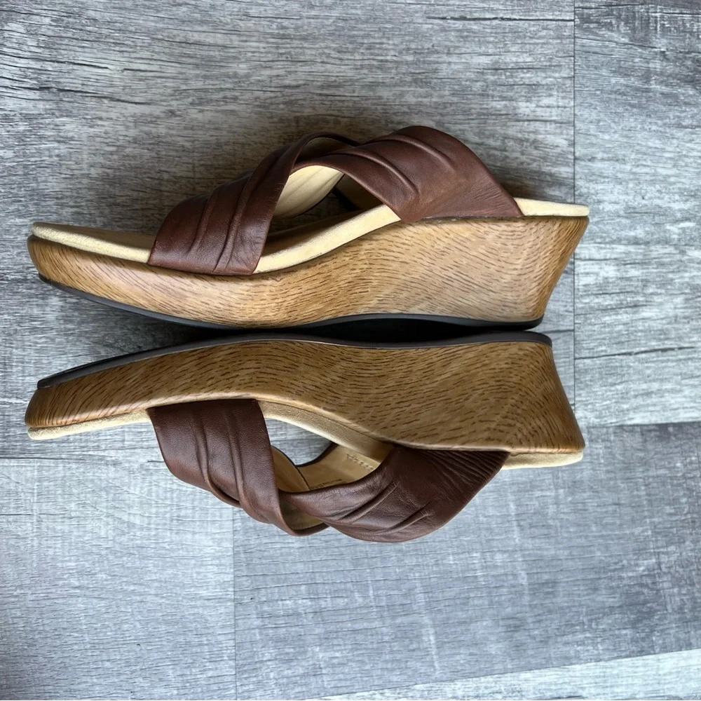 Dansko Brown Neeci Wedge Cross Strap Sandals Size 41 Leather upper / Lining